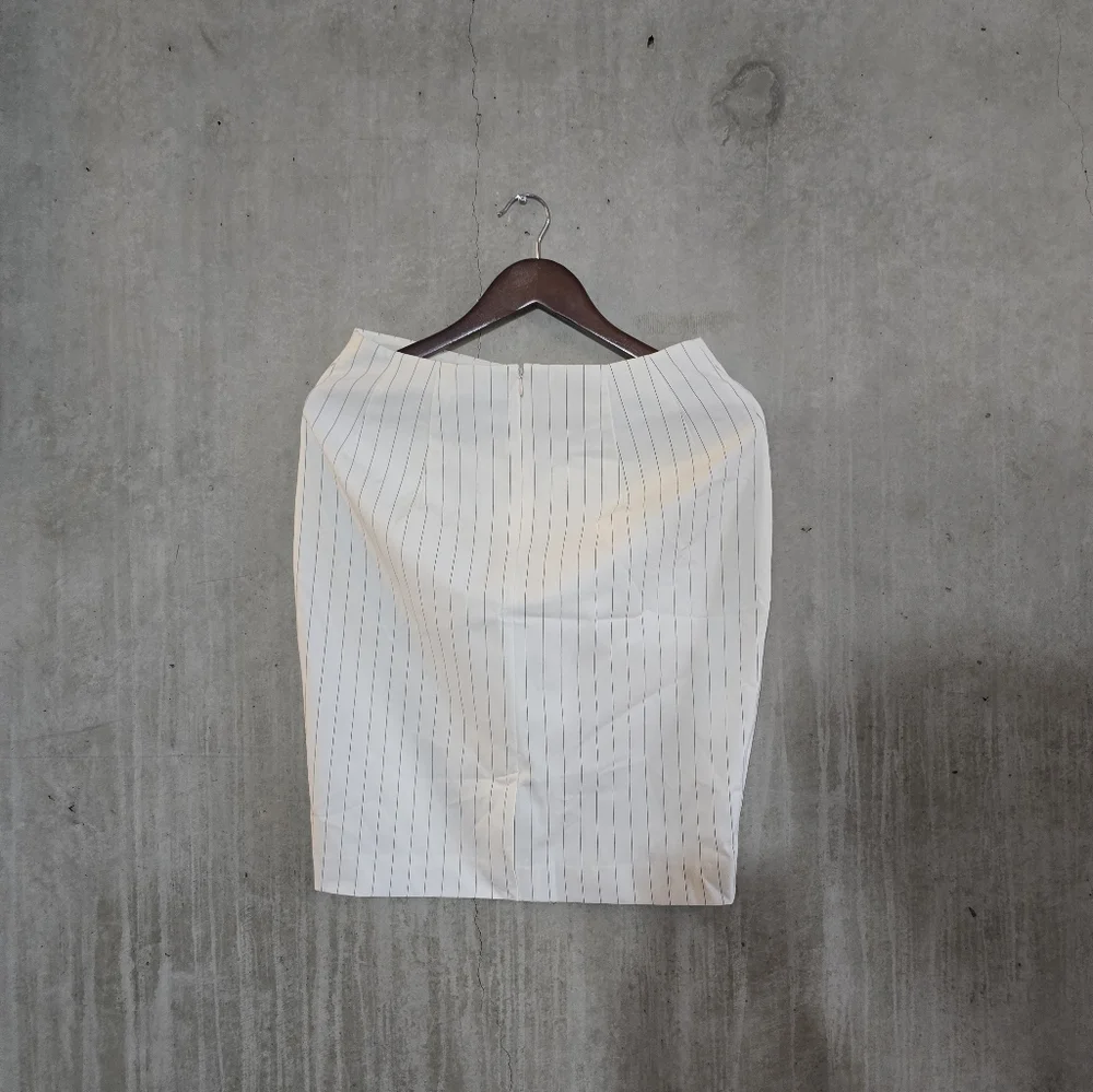 Express pencil skirt women's size 8 - Picture 4 of 5